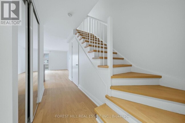 Building Photo - 139 Merton St