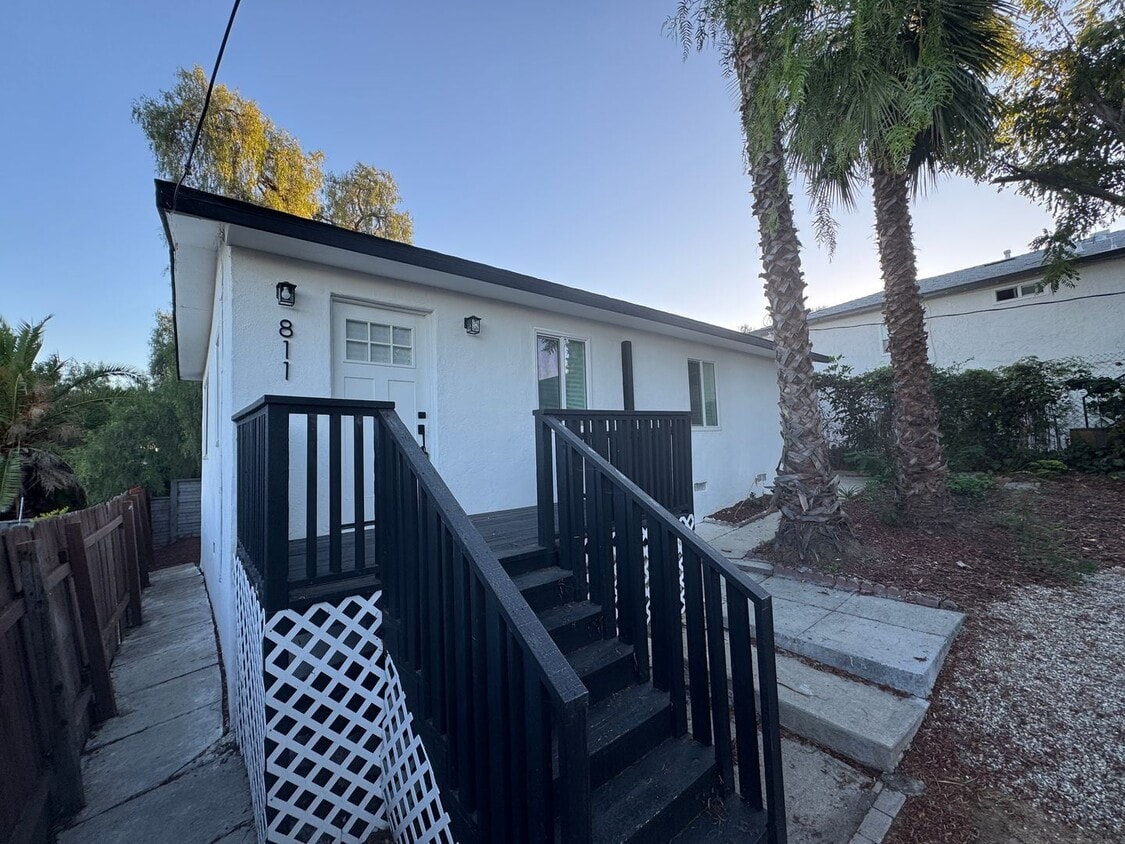 Primary Photo - Freshly Renovated 3bd 2 ba in the heart of...