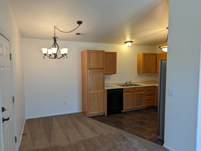 Foto del edificio - 4003 Rockwood Dr