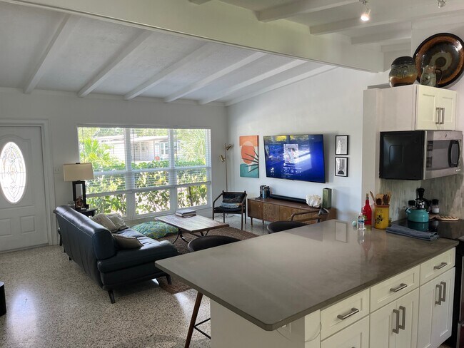 Building Photo - 2236 Datura St
