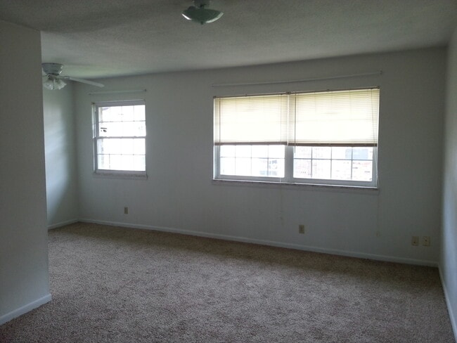 Foto del edificio - 1 bedroom, 1 bath condo in Coralville