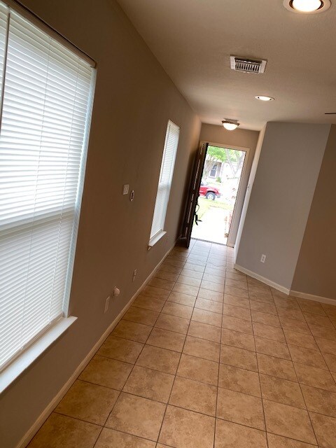 Building Photo - 6823 Rustic Pecan Ln