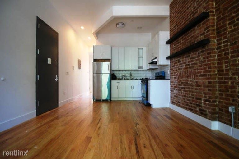 Primary Photo - 82 Macdonough St