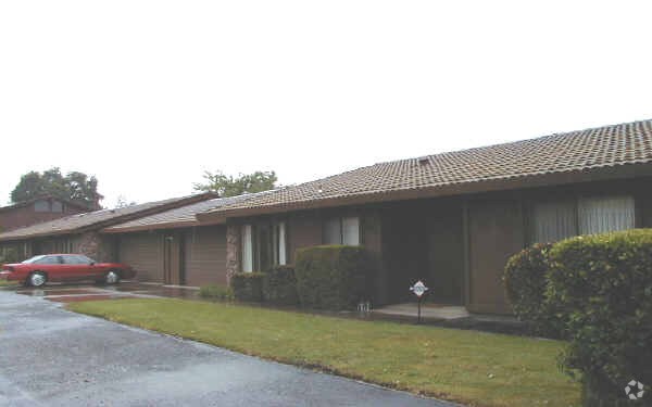 Primary Photo - 1144 Porter Ave