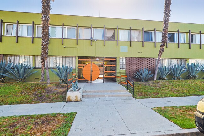 Building Photo - 4024 Nicolet Ave