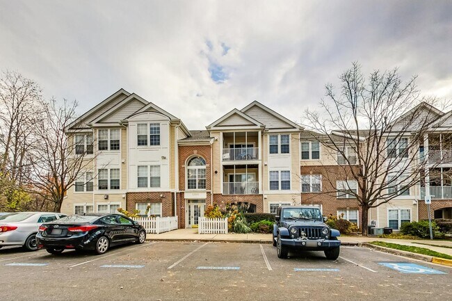 Foto del edificio - Coming Soon! Renovated 2BD/2BA with 1 Rese...