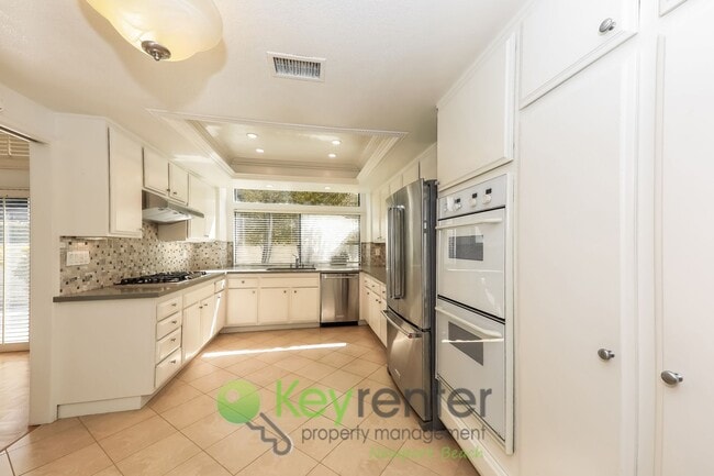 Building Photo - SOPHISTICATED FAMILY SANCTUARY IN COVETED ...