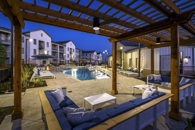 Foto del edificio - The Ultimate in Luxury: Opulent Apartments...