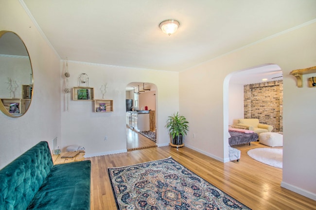 Building Photo - 703 10th St