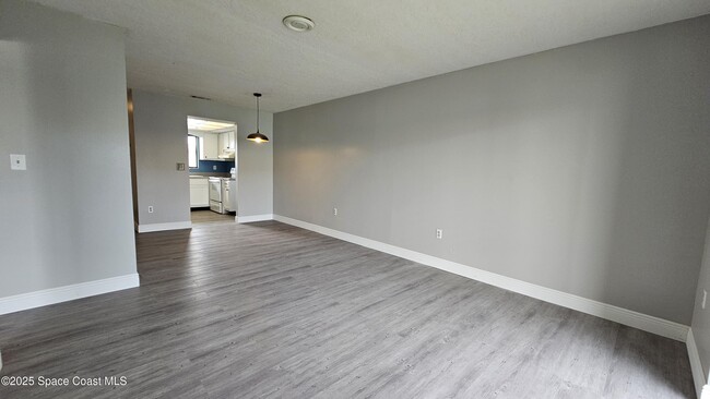 Foto del edificio - 1556 University Ln