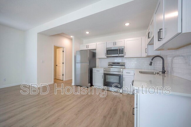 Building Photo - 9045 E 85th Pl
