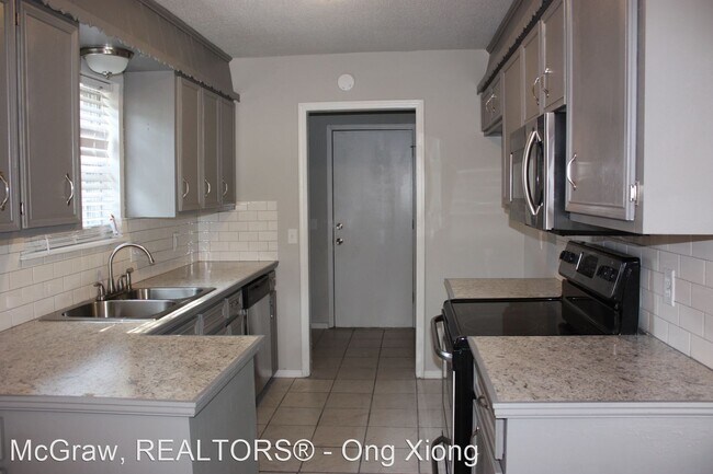 Building Photo - 3 br, 2 bath House - 12134 E 37th St
