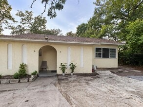 Building Photo - 322 N Wekiwa Springs Rd