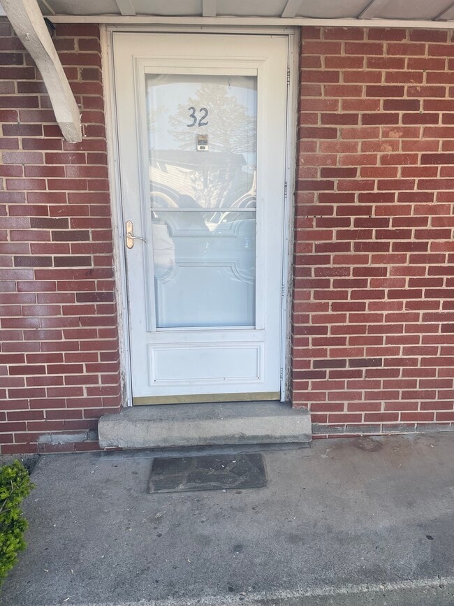 Building Photo - 1549 Meredith Dr
