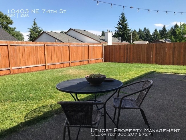 Building Photo - PETS WELCOME - HUGE YARD!