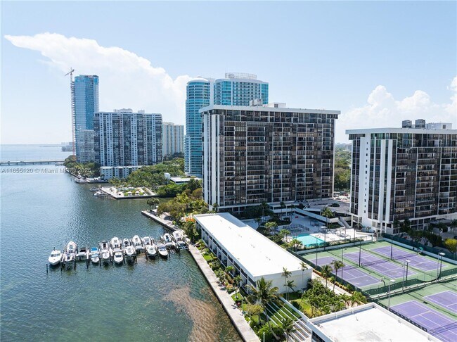 Foto del edificio - 1925 Brickell Ave