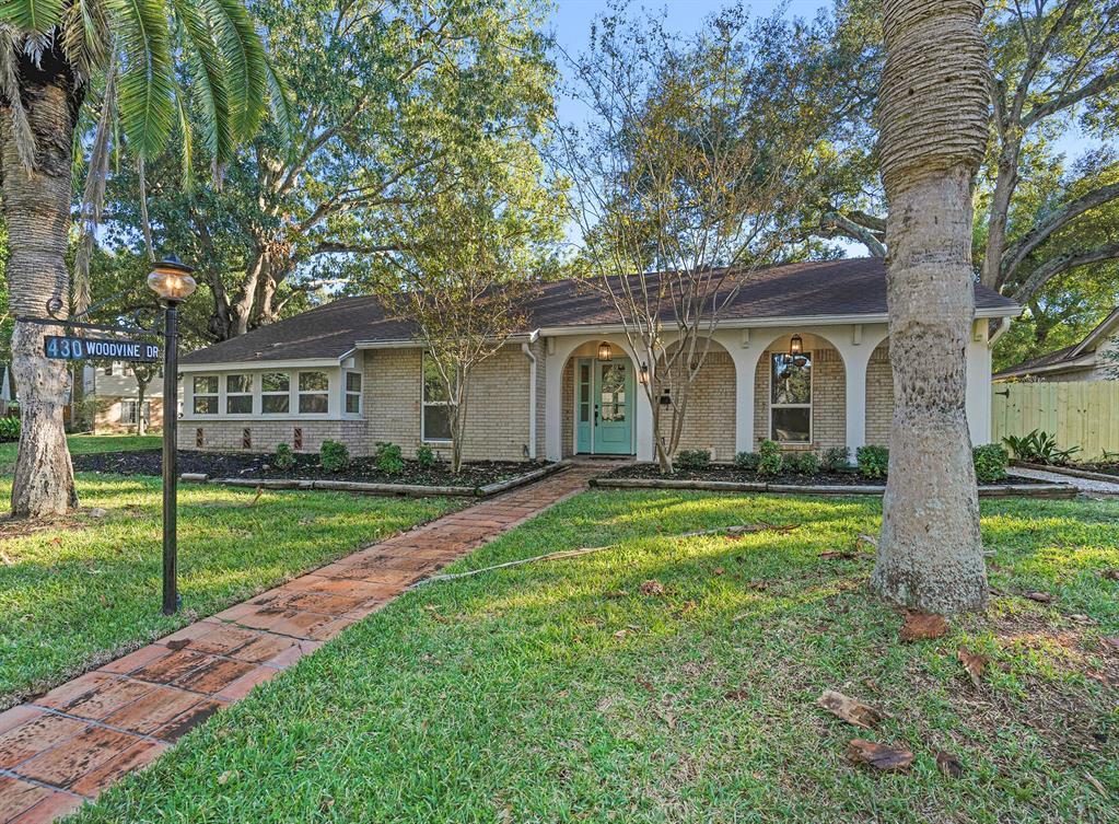 Primary Photo - 430 Woodvine Dr
