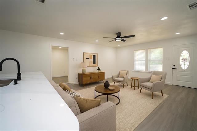 Foto del edificio - 404 Westwood Dr