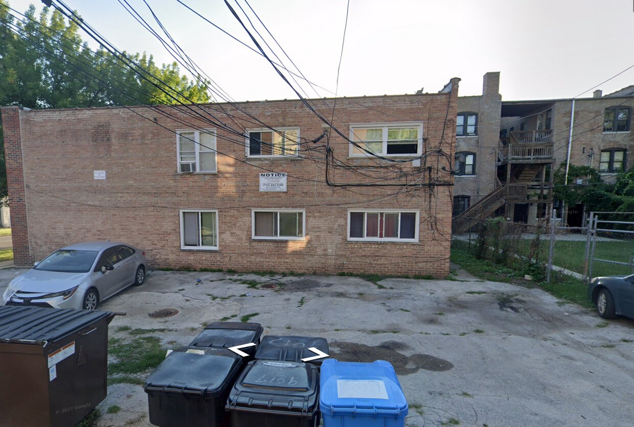Building Photo - 9017-25 S Cottage Grove