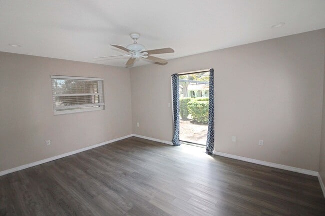 Building Photo - 420 Mt Vernon Dr