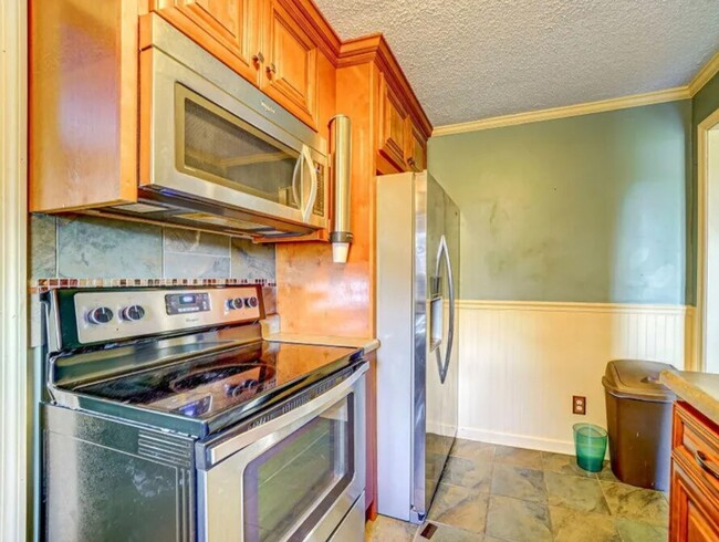 Updated Kitchen - 2320 Allen Ave