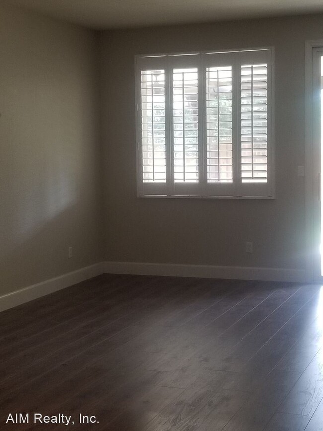 Building Photo - 3 br, 2 bath House - 209 DOVER COURT