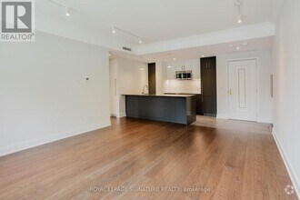 Building Photo - 2-112 Clarendon Ave