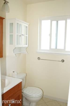 Building Photo - 1262 W Mc Kinley Ave