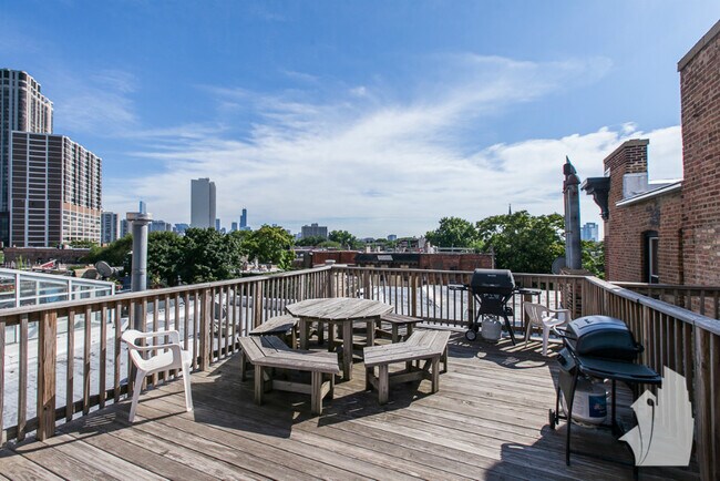 Foto del edificio - 1851 N Lincoln Ave