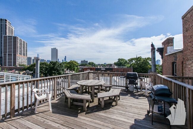 Building Photo - 1851 N Lincoln Ave