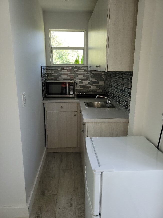 Foto del edificio - 4500 SW 62nd Ave