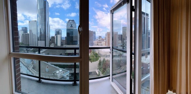 Building Photo - Condominium in Seattle