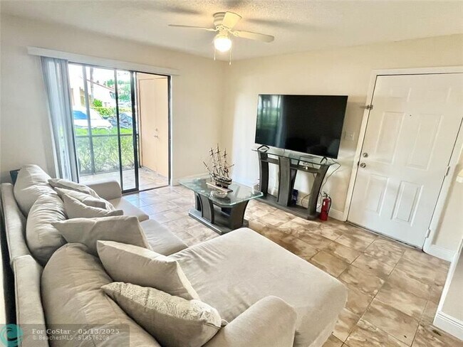 Foto del edificio - 10441 SW 155th Ct