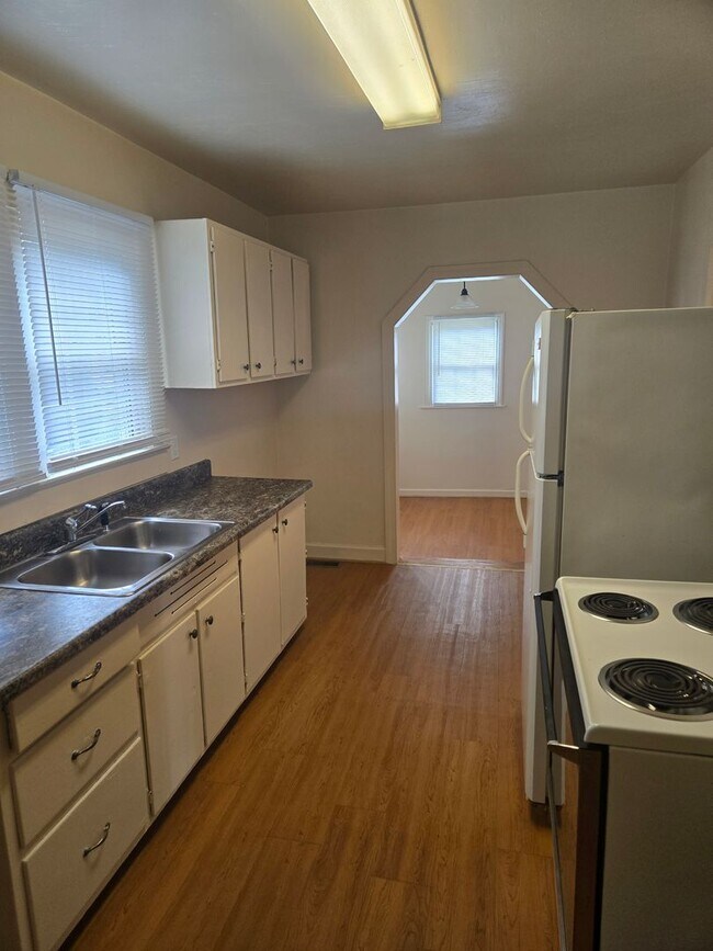 Foto del edificio - Vintage Charmer for Rent in Lindley Park!