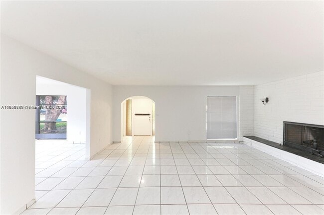 Building Photo - 3019 SW 68th Ter