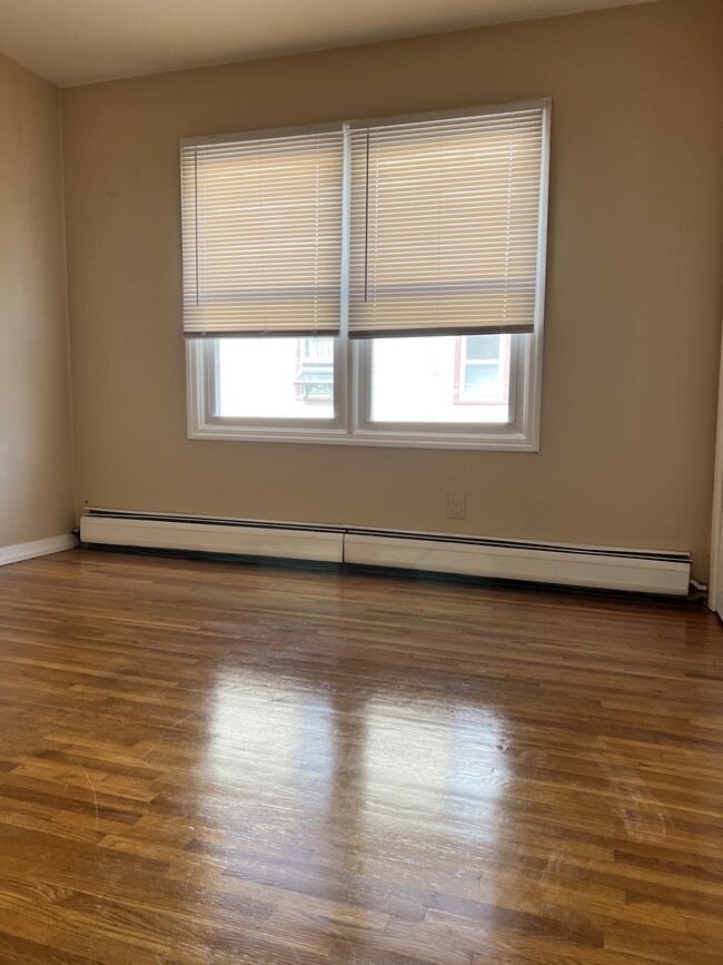 Bedroom 2 - 14 Village Plz