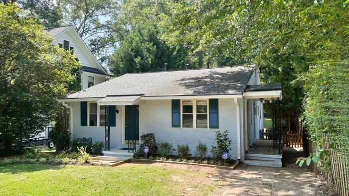 Primary Photo - Cozy Remodeled Decatur 1 Bed-1 Bath DUPLEX...