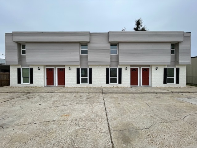 Primary Photo - 302 Patterson St