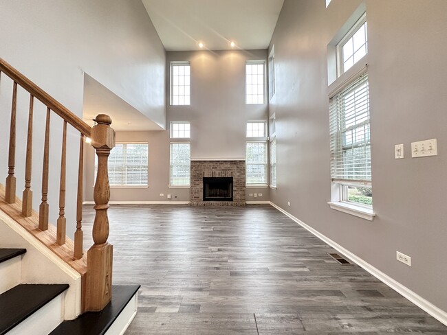Building Photo - 1801 Waverly Way