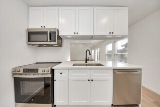 Building Photo - 3305 Avenue R