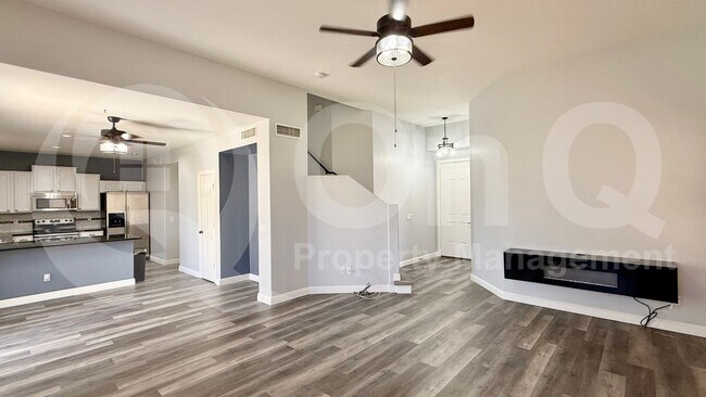 Foto del edificio - 9231 E Lindner Ave