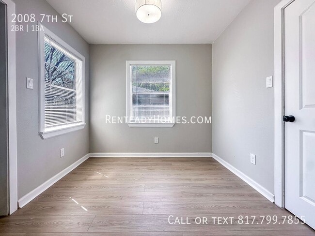 Building Photo - 2008 7th St