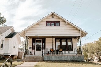 Building Photo - 1201 SW Jewell Ave