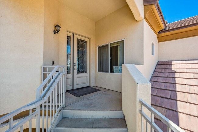 Building Photo - 3 BR + Bonus, Fully furnished, Includes Ut...