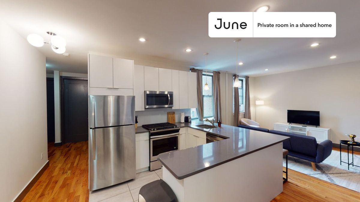 Foto principal - Room in Shared 5 bed/2 bath home