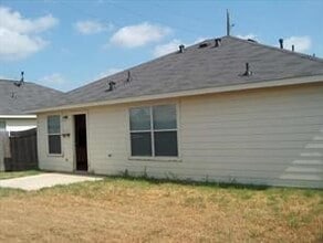 Building Photo - 19643 Billineys Park Dr