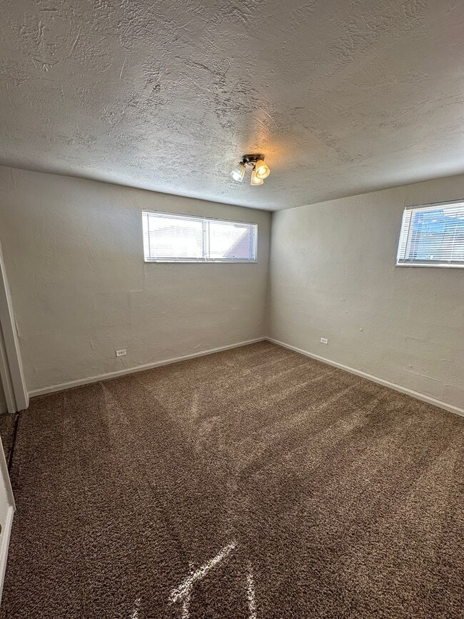 Building Photo - 2607 Poplar Ct