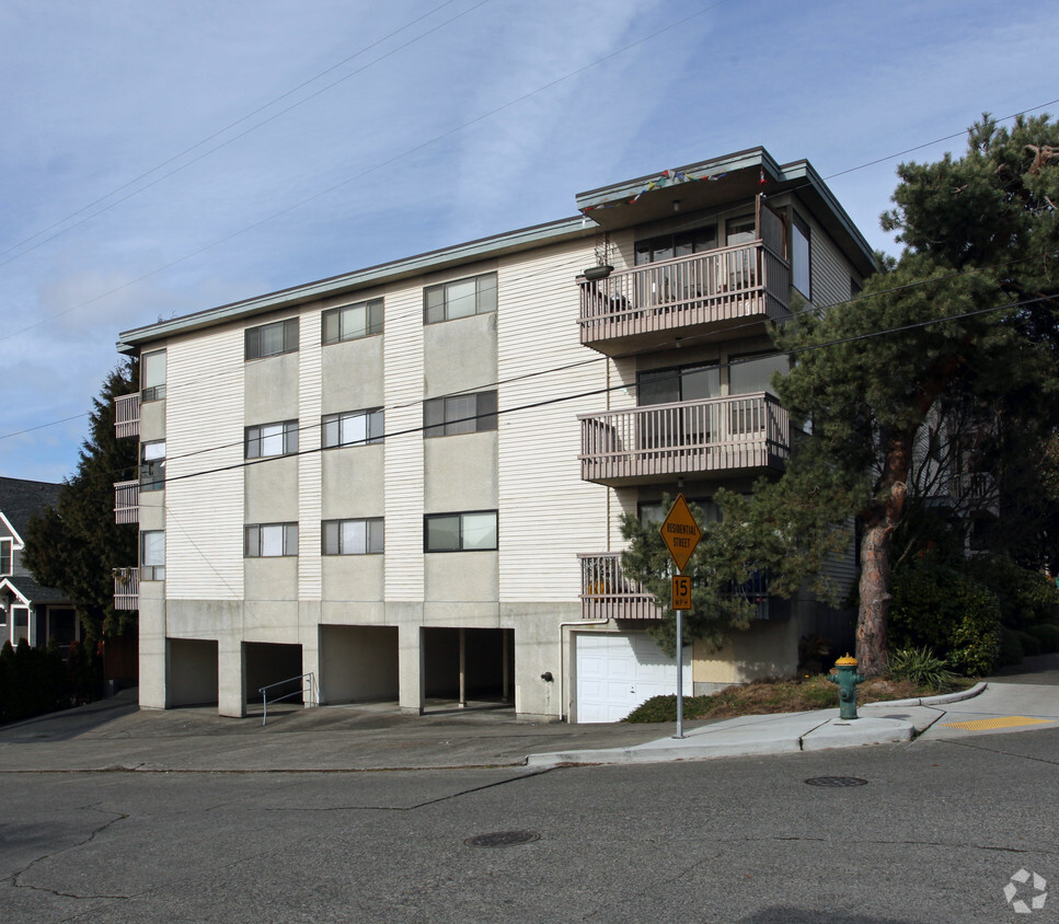 Primary Photo - Park West Apartments