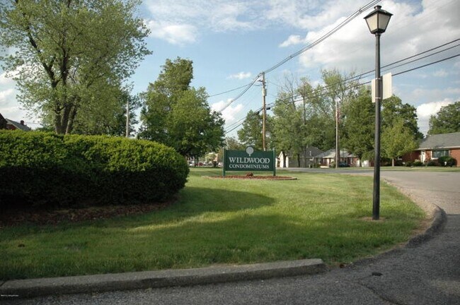 Building Photo - 7008 Wildwood Cir