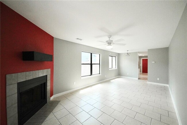 Building Photo - 521 Luther Dr